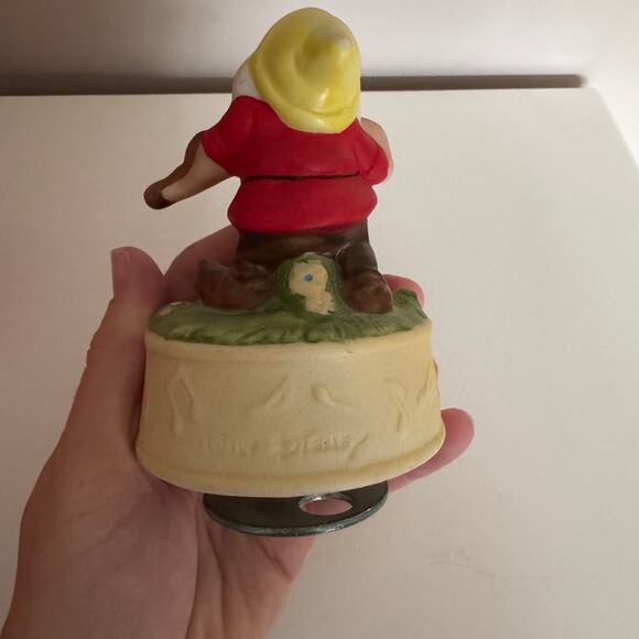 Schmid Walt Disney Snow White "Doc" Music Box Plays Heigh-Ho - Picture 6 of 8